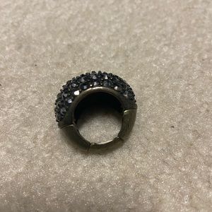 Black sparkly stone ring